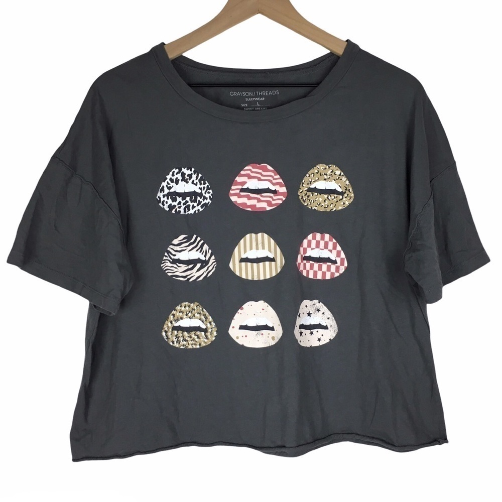 GRAYSON THREADS Sleepwear Crop Top Lips Oversized Shirt Animal Print Size Large
